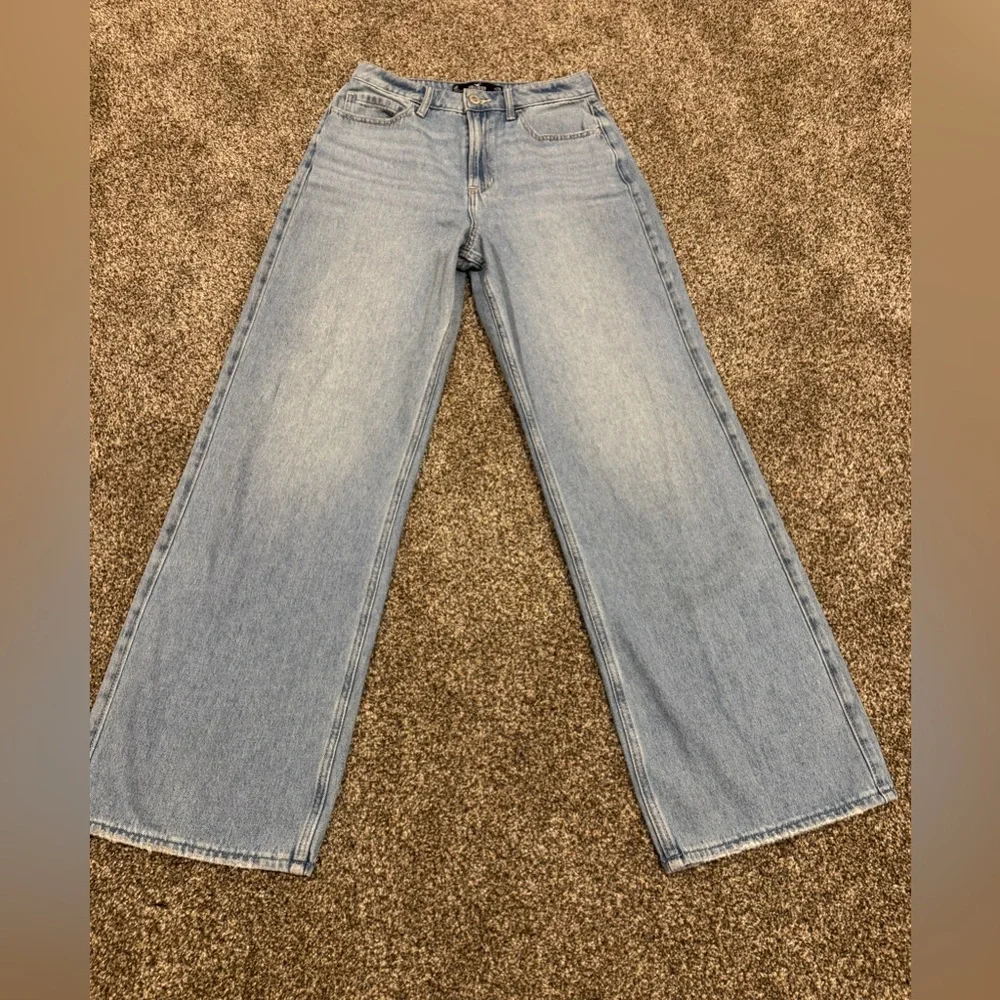 Hollister Light Blue Women Jeans Ultra High Rise Baggy size 4R/27R inseam 30” - Picture 2 of 12